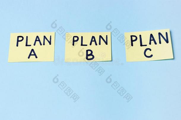 计划一,计划英语字母表的第2个字母,计划英语字母表的第3个字母向许多-有色的办公室有背胶的标签.计划nin