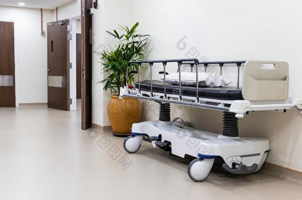 医院床在紧急情况部分入口关于医院