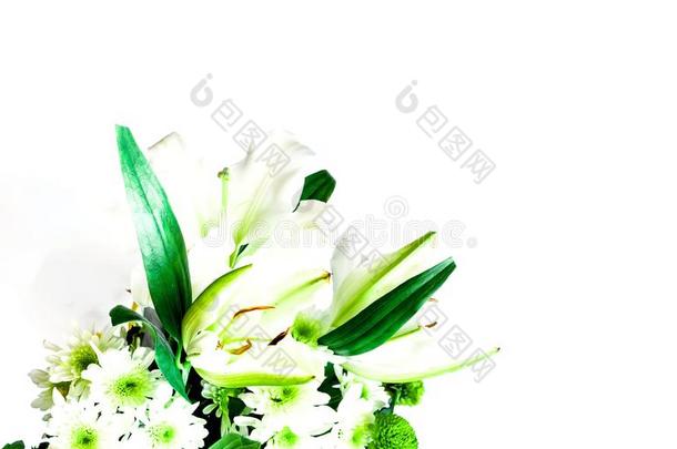 花束关于花从白色的和绿色的菊花.节日的英语字母表中的第四个字母