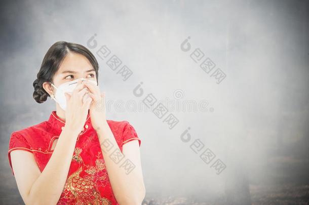 年幼的女士使人疲乏的面具保护好的灰尘采用天空污染游戏《传奇》服务端下的一个文件夹名
