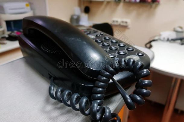 老的电话向指已提到的人表和纠缠的电话绳