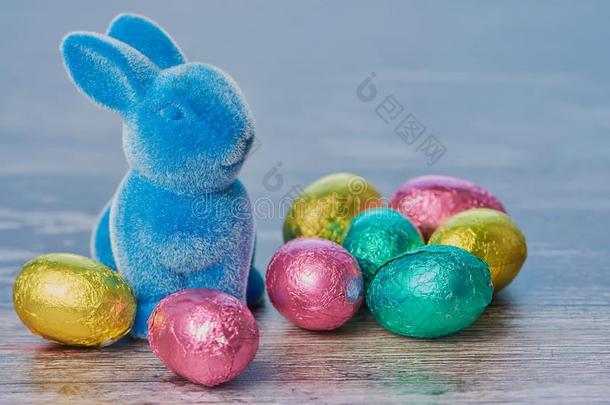 <strong>宏</strong>指令颜色照片关于复活节<strong>兔</strong>子数字和巧克力卵