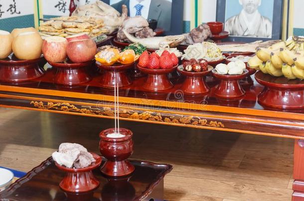 表镶嵌和各种各样的成果和foodstuff粮食为朝鲜人传统