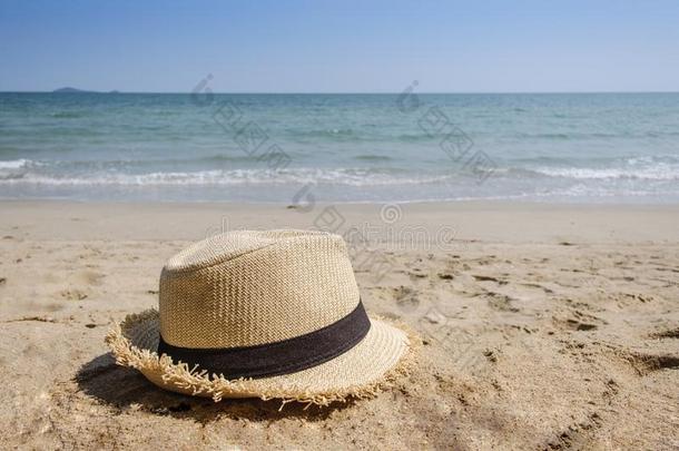 帽子和海滩和海采用夏