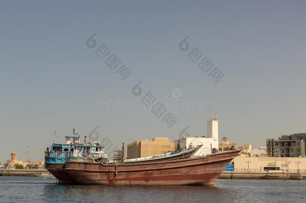 老的阿拉伯的小船岩洞船停靠码头采用<strong>迪拜</strong>,德伊勒