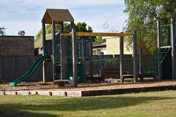孩子们操场采用公众的公园