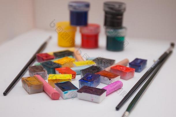颜料擦彩色粉笔丙烯酸塑料颜料工具准备好的水彩