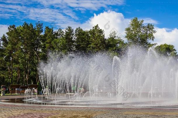 城市人造喷泉采用指已提到的人公园