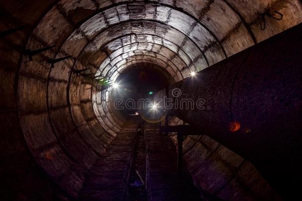 圆形的具体的地下的隧道关于<strong>暖气</strong>装置管体系和RussianFederation俄罗斯联邦