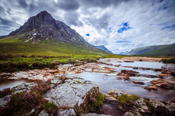 美丽的河山风景风景采用峡谷caboverengine平头型发动机,苏格兰的