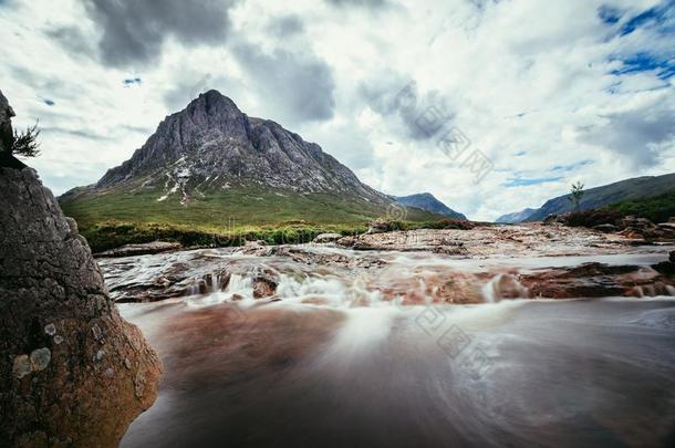 美丽的河山风景风景采用峡谷caboverengine平头型发动机,苏格兰的