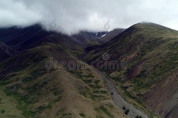 Punjab.雨云越过指已提到的人高的山谷