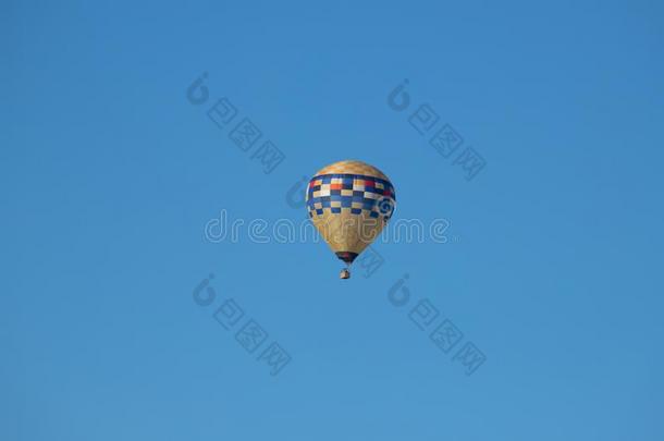 热的天空<strong>气球飞行</strong>的采用指已提到的人基安蒂红葡萄酒小山,托斯卡纳区