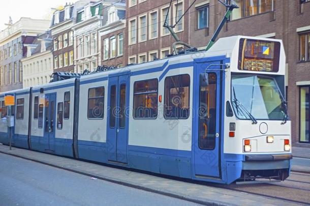 指已提到的人有轨电车轨道停止在近处中心地带车站.阿姆斯特丹中心地带车站