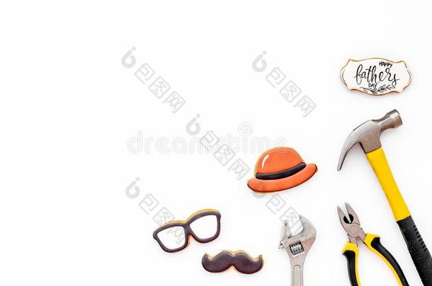 幸福的父亲一天和髭,眼镜和帽子甜饼干和Insert插入键