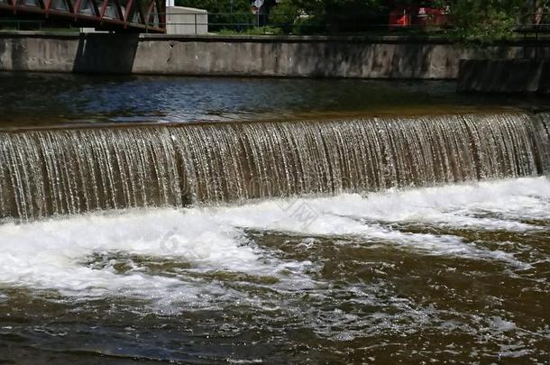 速度河水坝河side公园12-15世纪意大利的教皇党员安大略湖加拿大宏大的河