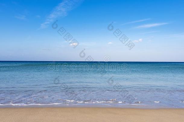 热带的沙的海滩和<strong>蓝色</strong>洋和<strong>蓝色</strong>天背景idealmechanicalvantage理想的<strong>机械</strong>优势