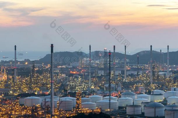 石油化学产品植物和油工业精炼厂工厂在夜