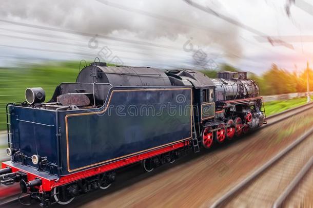 酿酒的黑的蒸汽火车头火车快的急速行进铁路,背竞争