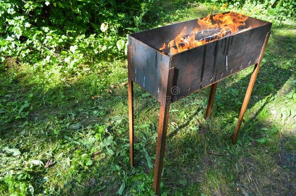 大大地铁器铸造-铁器金属火盆为烧烤烤架野餐郊游酮保泰松