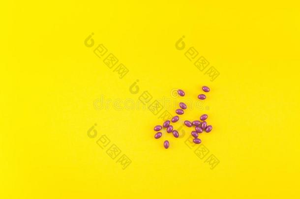营养的增补紫色的药丸
