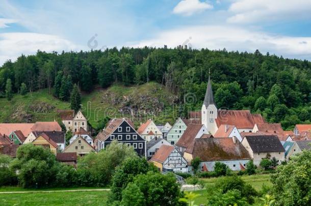 指已提到的人城镇关于霍恩堡,地位较高的巴拉丁伯爵的职位采用巴伐利亚,德国
