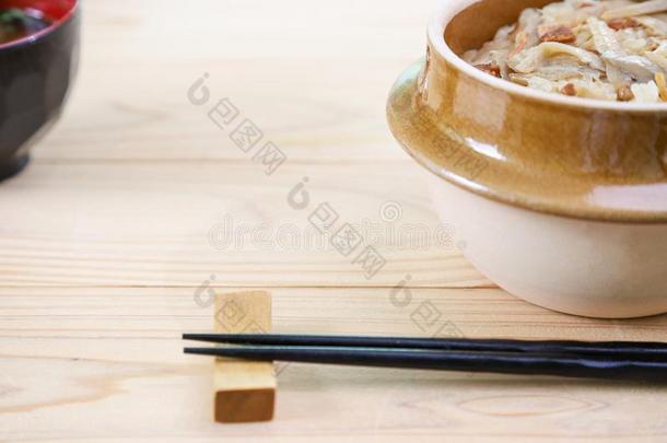 日本人盘采用哪一个稻,肉和蔬菜是serve的过去式采用一