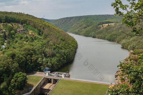 弗拉诺夫水坝从城市最甜的,河迪耶河和森林,国家的标准