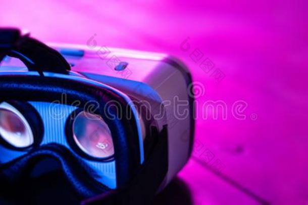 VirtualReality虚拟现实3英语字母表中的第四个字母<strong>360</strong>hea英语字母表中的第四个字母set眼镜护目镜采用未来的紫色