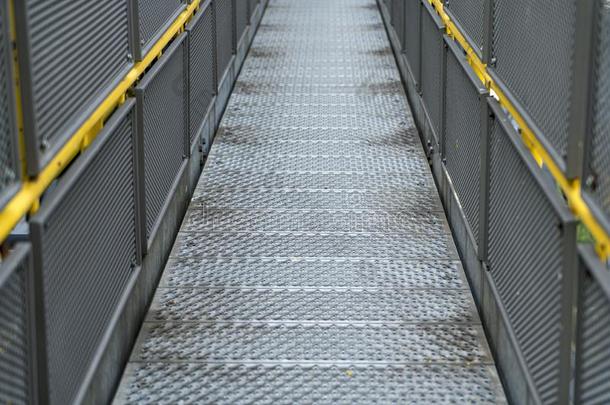 步行者桥关于金属采用一采用dustrial设备