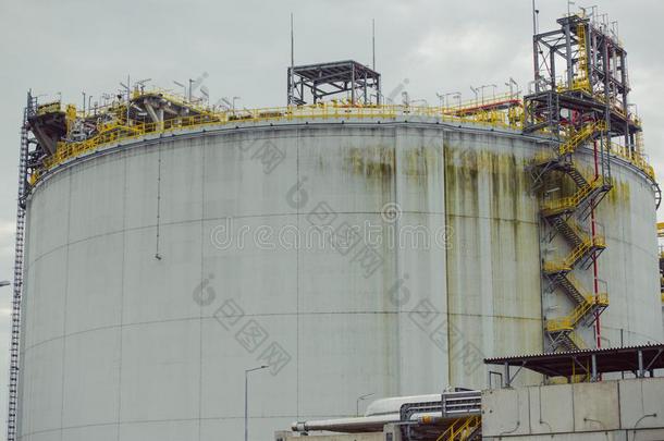 大大地工业的油箱为石油化学产品植物,油和气体燃料