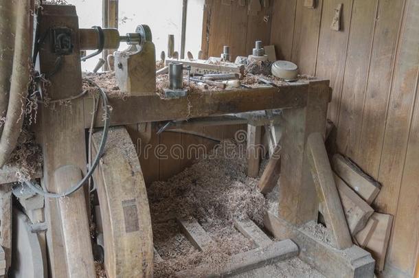 酿酒的木工艺工具向一工作台,灰尘一ndsh一vings:c一r