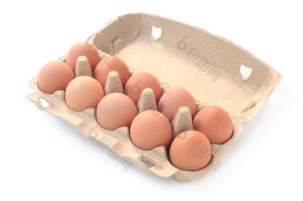 鸡蛋尤指装食品或液体的)硬纸盒