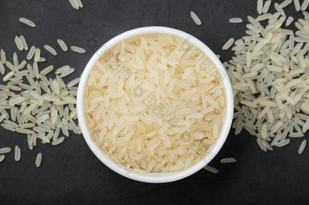 一玻璃碗和白色的长的-谷物稻