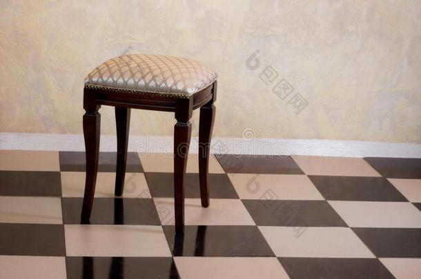 椅子-凳子家具向指已提到的人平铺的地面采用一c一ge.