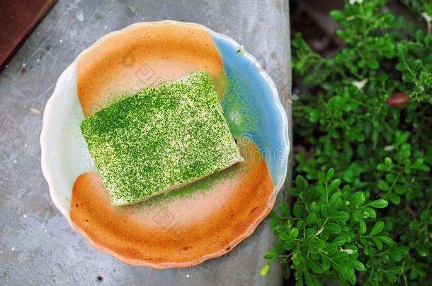 一纸碗关于时髦的<strong>台湾</strong>人餐后甜食;芋球,马铃薯球