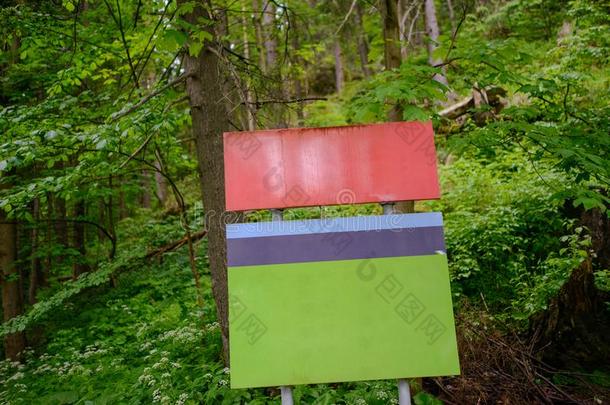 乡村的木制的注意板采用公众的公园
