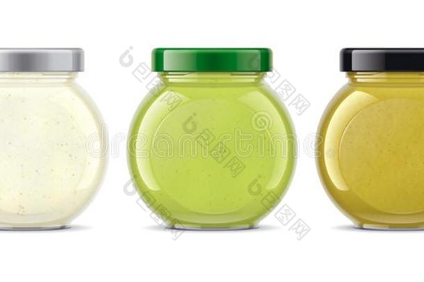 放置关于玻璃罐子和调味汁,芥末,山葵,山葵.