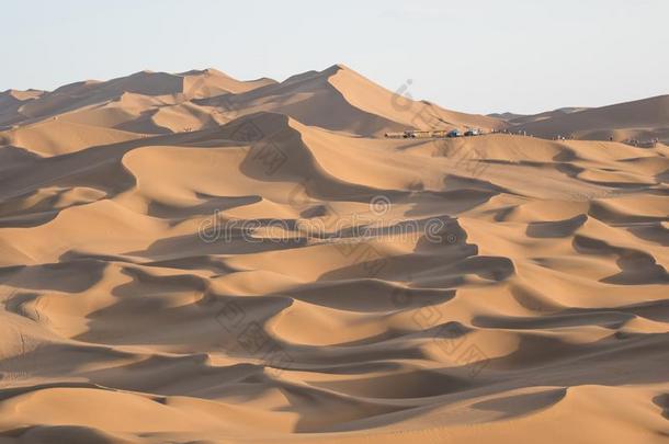 指已提到的人库姆塔格沙漠科学的地区新疆自治的地区.中国