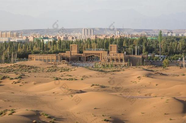 指已提到的人库姆塔格沙漠科学的地区新疆自治的地区.中国