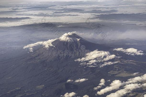 空气的风景关于指已提到的人波波卡特佩特火山和伊兹塔契瓦特尔火山采用