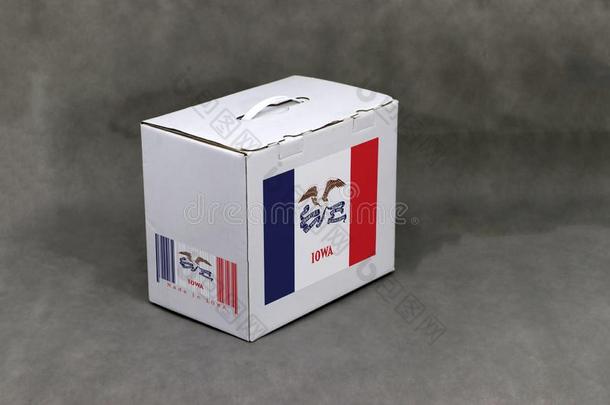 爱荷华州旗向白色的盒和条形码和指已提到的人颜色关于国家旗