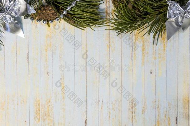 圣诞节和新的年木制的背景和光.新鲜的斯普鲁