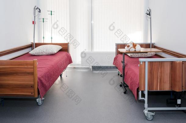 干净的空的医院房间准备好的为患者.空的bedrooms卧室采用hospital医院