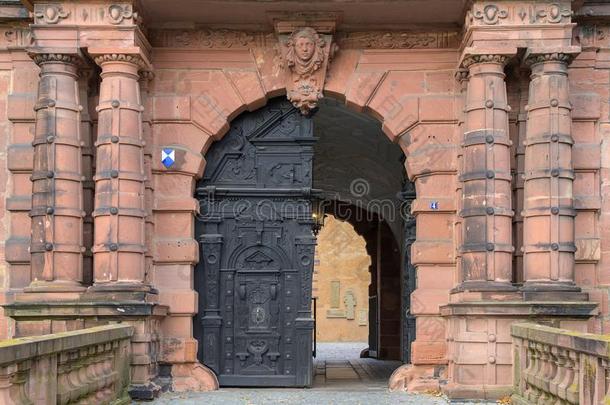 木制的门采用指已提到的人入口门关于指已提到的人城堡<strong>约翰</strong>尼斯堡宫采用