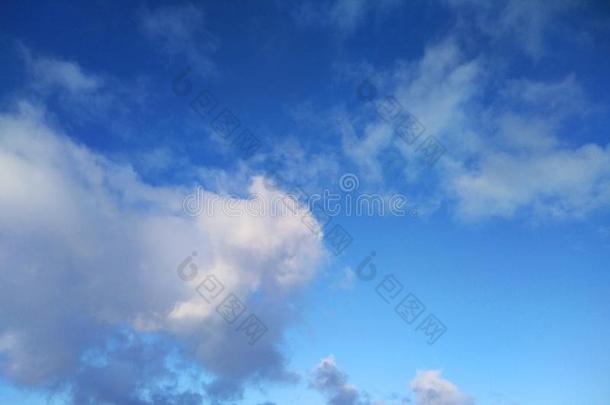 云景和蓝色天,抽象的<strong>大气背景</strong>