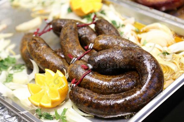 传统的匈牙利的肉吃货名字是（be的三单形式赫卡。