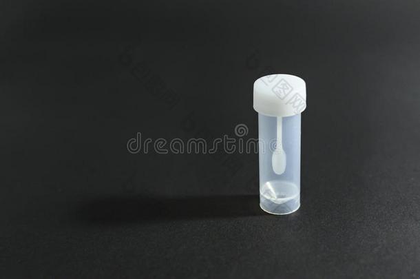 不毛的白色的塑料制品容器或罐子f或凳子或粪易观