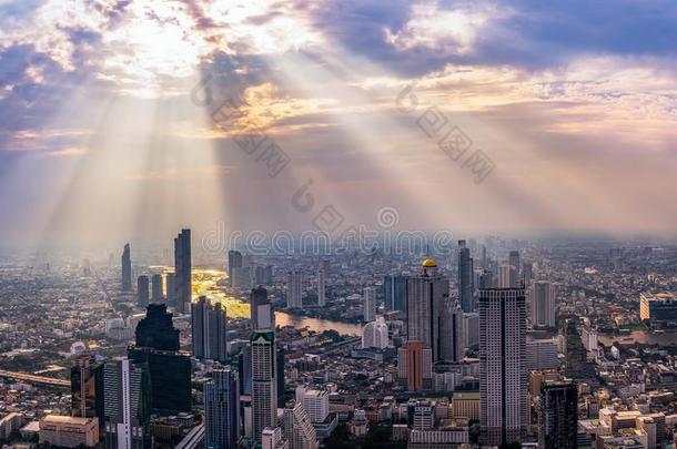 泰国城市风光照片向日落