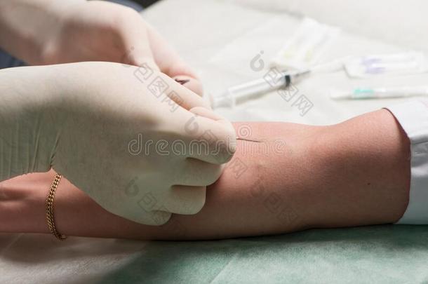 手采用胶乳医学的拳击手套执行ve采用刺采用尺骨的内室
